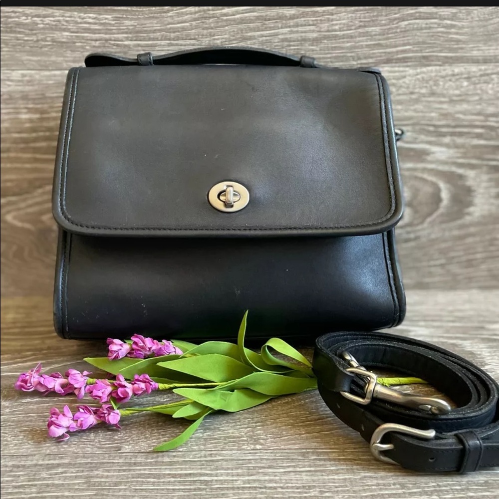 Vintage coach Court 9870